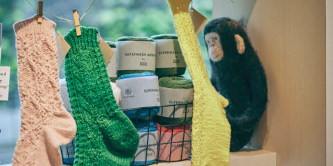 WALNUT Tokyo店内_編み物